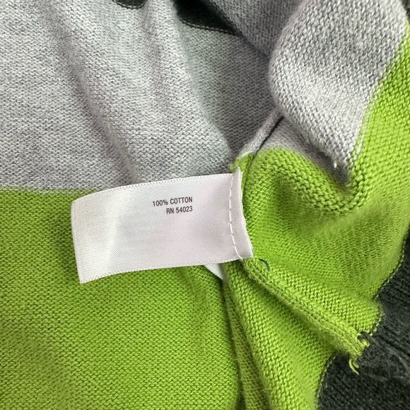 Old Navy men’s v neck sweater, size medium - Picture 3 of 5